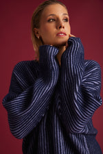 Cashmere V-Neck Sweater unisex Sporty navy / cosmic sky