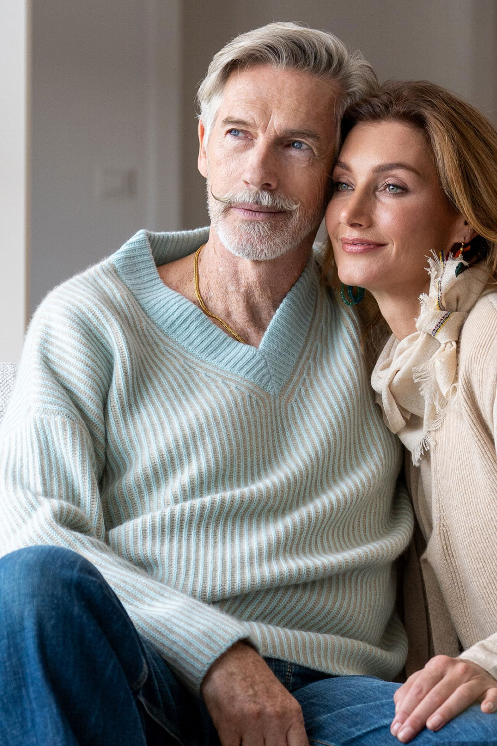 Cashmere V-Neck Sporty mint / cream