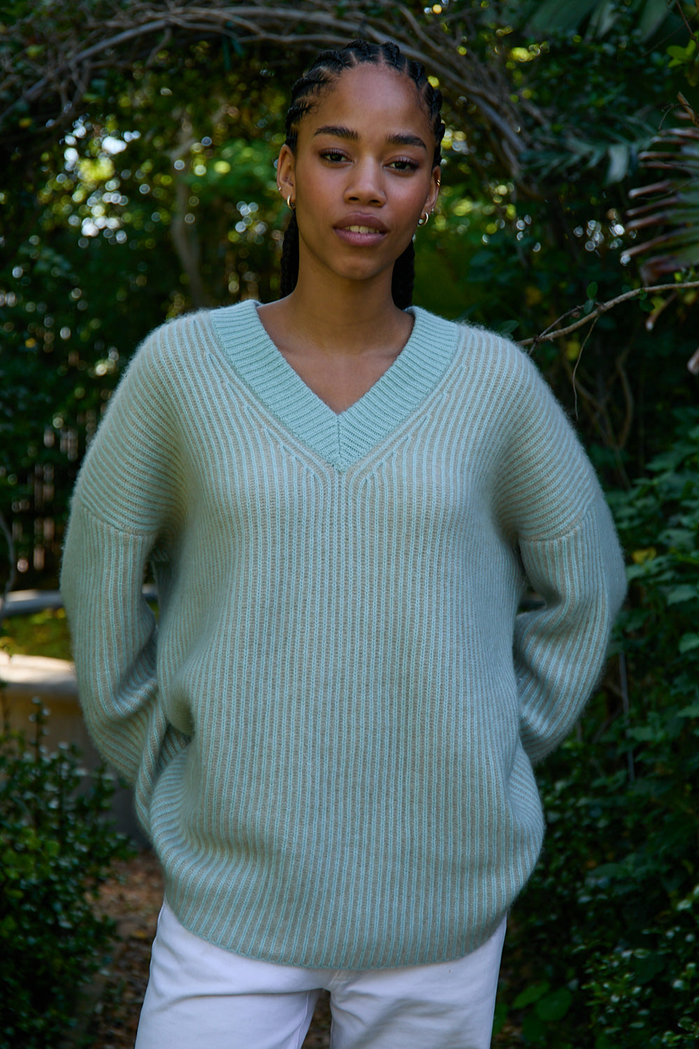 Cashmere V-Neck Sweater Sporty mint / cream