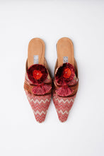 Load image into Gallery viewer, Slippers de luxe handmade Fayola Gr. 38

