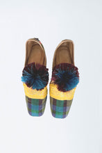 Load image into Gallery viewer, Slippers de luxe handmade Makena Gr. 40

