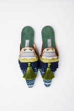 Laden Sie das Bild in den Galerie-Viewer, Slippers de luxe handmade Moya Gr. 37
