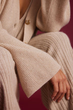 Load image into Gallery viewer, Cashmere Cardigan Lovely natural cream
