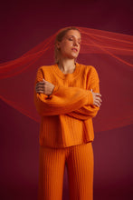 Laden Sie das Bild in den Galerie-Viewer, Cashmere Hose Twinka fruity orange
