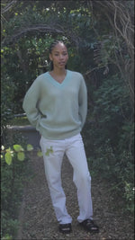 Cashmere V-Neck Sweater Sporty mint / cream
